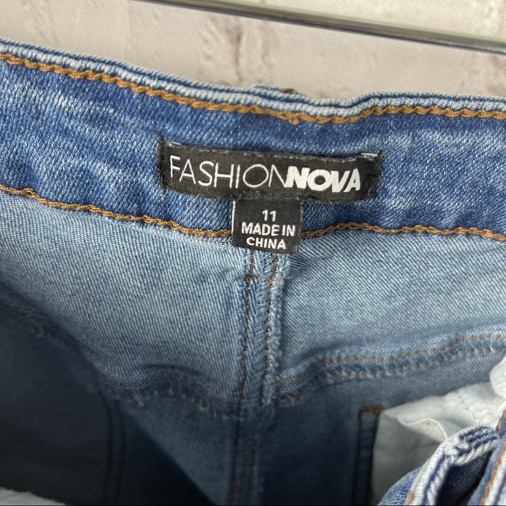 Fashion Nova High Waisted Jeans - Picture 6 of 7